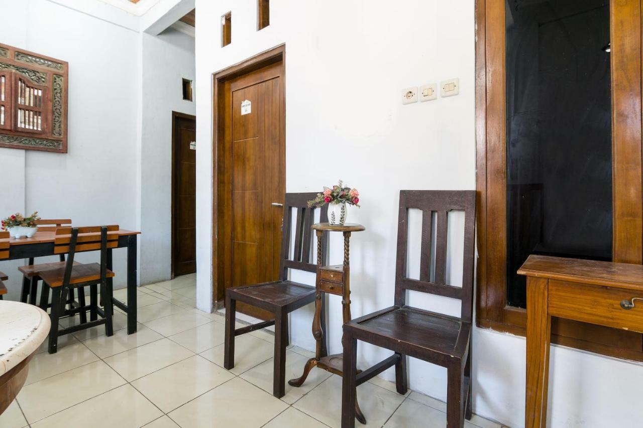 Hotel OYO 857 Pakuncen Malioboro Syariah Yogyakarta Exterior foto